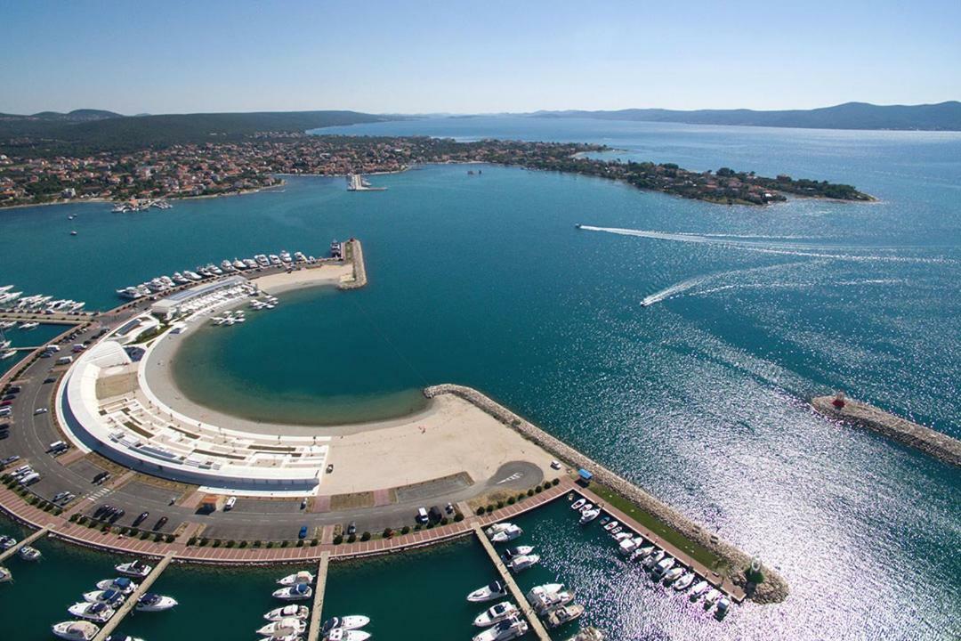 Apartman Bianca - With Terrace Near The Sea *