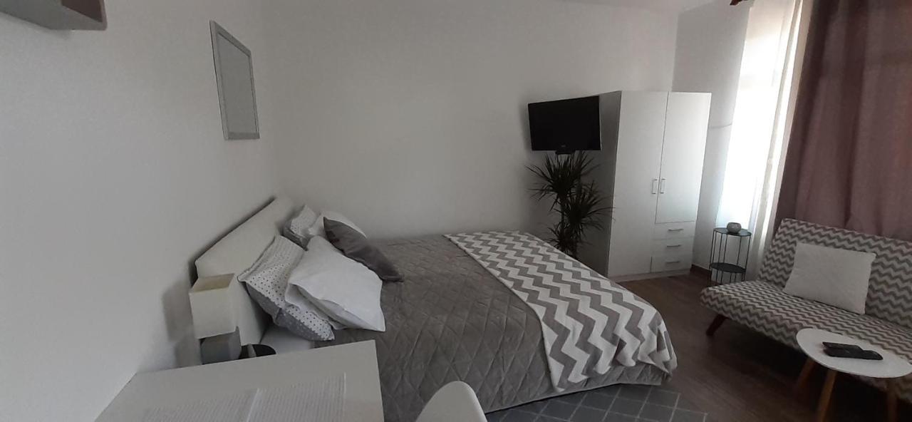 Apartment Studio Bianca - Studio With Terrace Near The Sea *