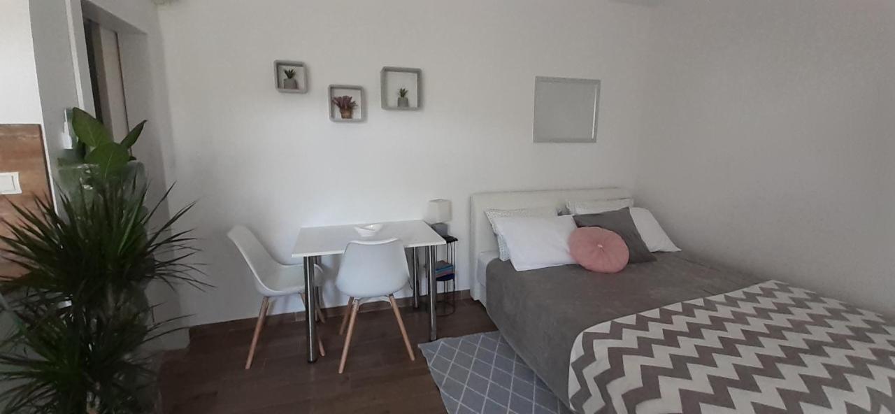 Apartment Studio Bianca - Studio With Terrace Near The Sea Sukosan