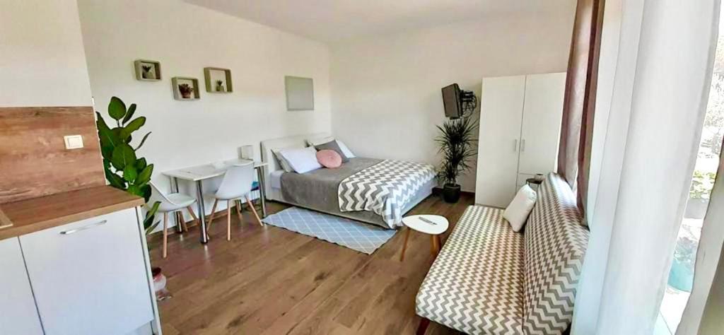 Studio Bianca - Studio With Terrace Near The Sea Apartment Sukosan